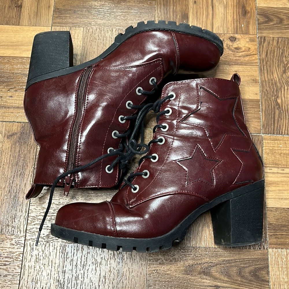 XOXO Burgundy Star Engraved Boot
